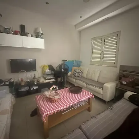 Europa Flats Homestay *